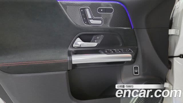 Mercedes-Benz GLA-Class 2023 — фото 15 из 20