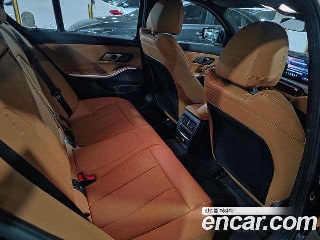 BMW 3 Series 2025 — фото 8 из 20