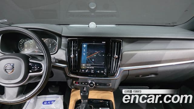 Volvo V90 Cross Country 2019 — фото 17 из 20