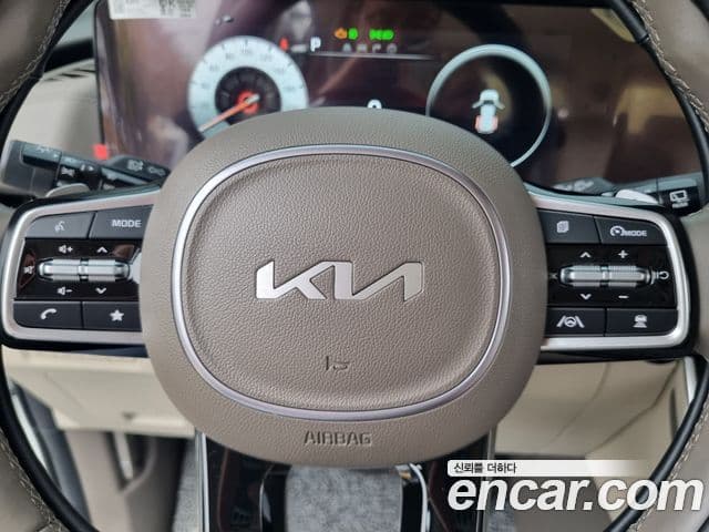 Kia Carnival 2023 — Şəkil 19/20