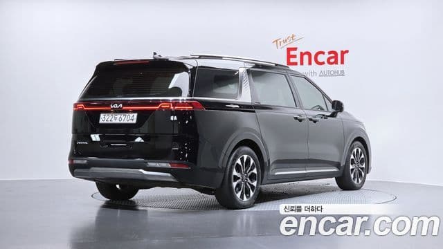 Kia Carnival 2023 — фото 2 из 20