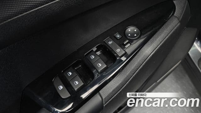 Kia Sportage 2021 — Фото 19/20
