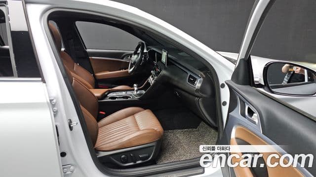 Genesis G70 2018 — ფოტო 18/20