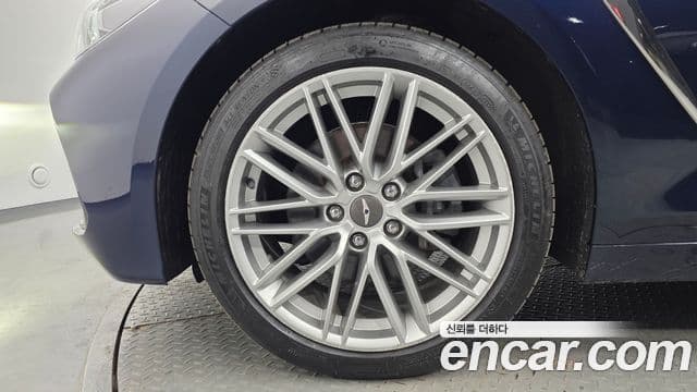 Genesis G70 2020 — Photo 7/20