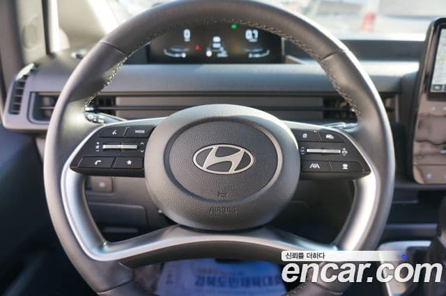 Hyundai Staria 2025 — фото 13 из 20