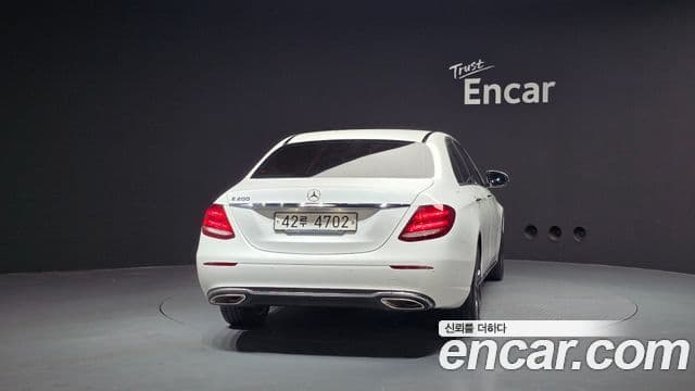 Mercedes-Benz E-Class 2018 — фото 4 из 20