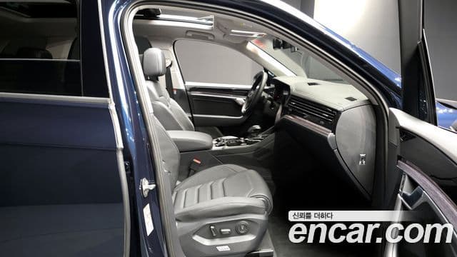 Volkswagen Touareg 2023 — Şəkil 12/20