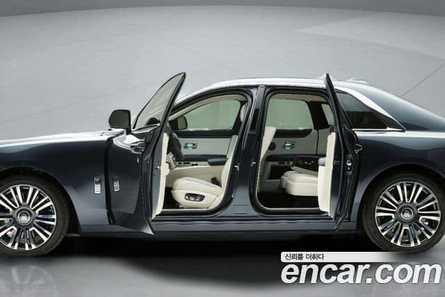 Rolls-Royce Ghost 2021 — Şəkil 9/18