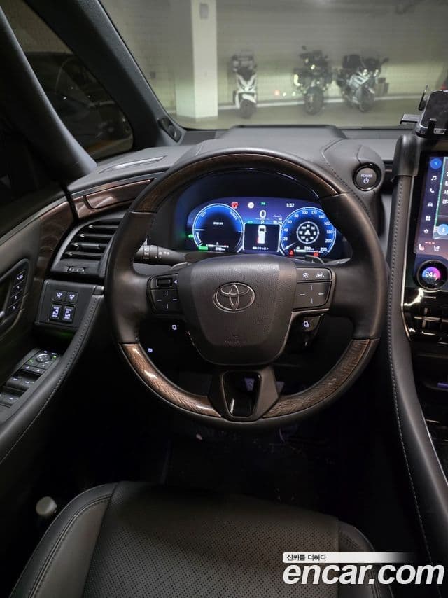 Toyota Alphard 2024 — Şəkil 8/14