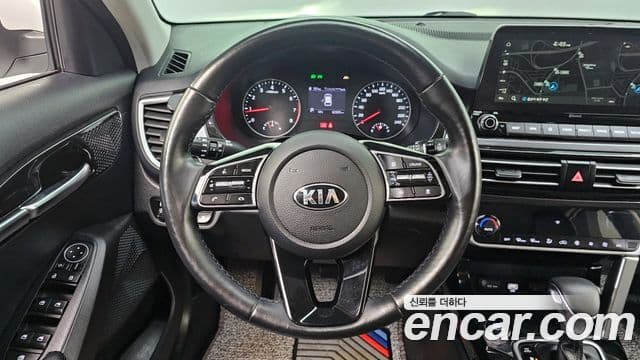Kia Seltos 2020 — фото 13 из 20