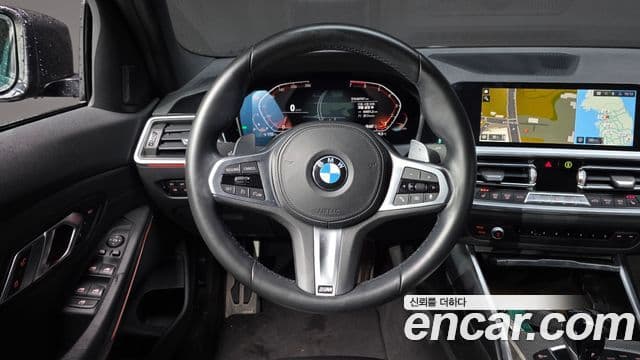 BMW 3 Series 2021 — фото 13 из 20