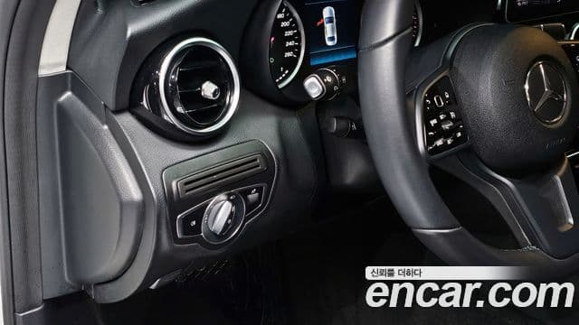 Mercedes-Benz C-Class 2020 — фото 18 из 20