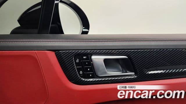 Porsche Cayenne 2020 — Photo 10/39