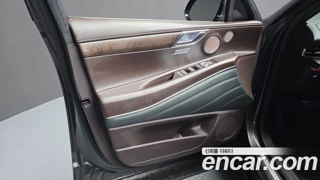 Genesis GV80 2023 — Photo 30/34