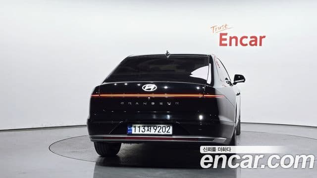 Hyundai Grandeur Hybrid 2023 — Şəkil 7/20