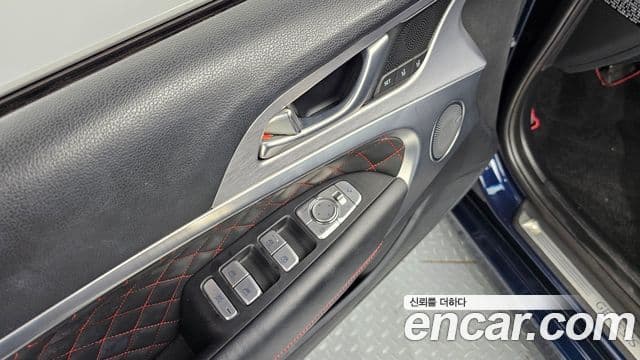 Genesis G70 2019 — ფოტო 17/20