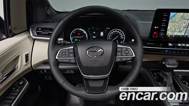 Toyota Sienna 2024 — фото 12 из 20