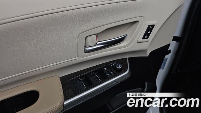 Toyota Sienna 2024 — фото 16 из 20