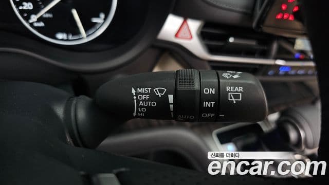 Toyota Sienna 2024 — фото 18 из 20