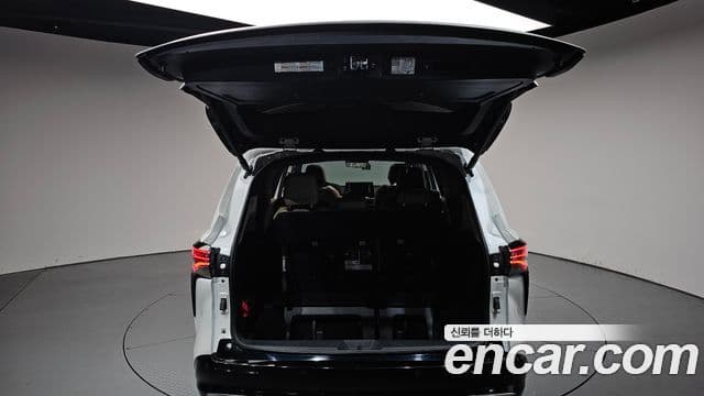 Toyota Sienna 2024 — фото 20 из 20