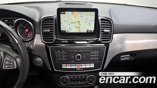 Mercedes-Benz GLE-Class 2018 — фото 14 из 20