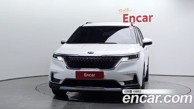 Kia Carnival 2021 — ფოტო 3/20