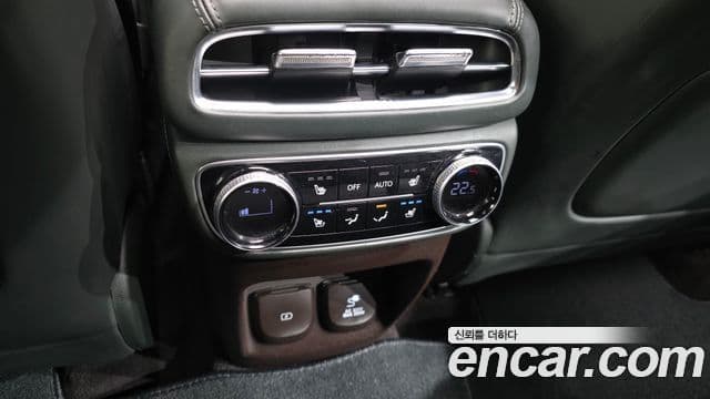 Genesis GV80 2020 — ფოტო 19/20