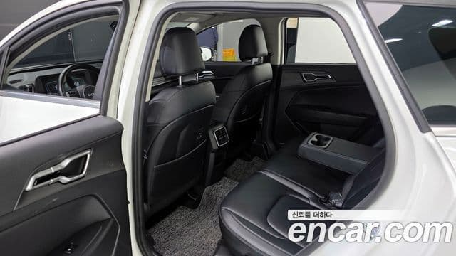 Kia Sportage 2023 — фото 11 из 20