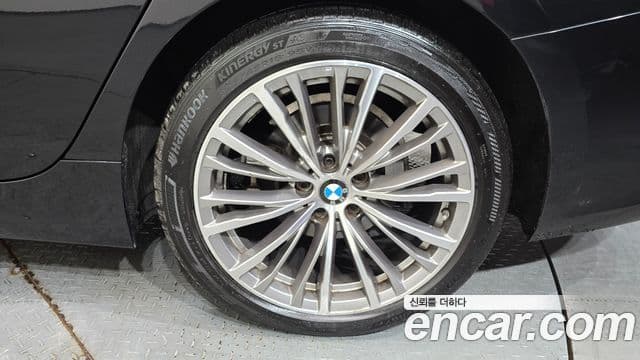 BMW 3 Series 2022 — Photo 6/31