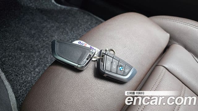 BMW 3 Series 2022 — Photo 24/31