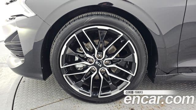 Kia K5 2021 — ფოტო 4/20