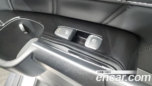 Kia Sorento 2023 — Фото 18/20