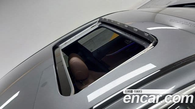 Mercedes-Benz E-Class 2020 — Photo 15/20