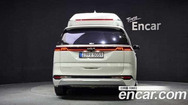 Kia Carnival 2022 — ფოტო 4/20