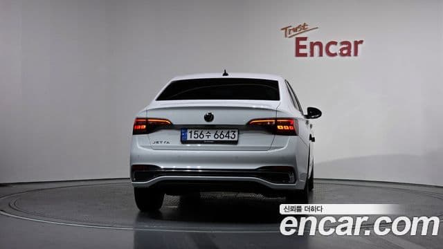 Volkswagen Jetta 2023 — фото 4 из 20