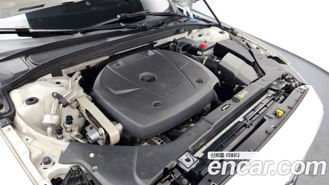 Volvo V60 Cross Country 2020 — ფოტო 6/20