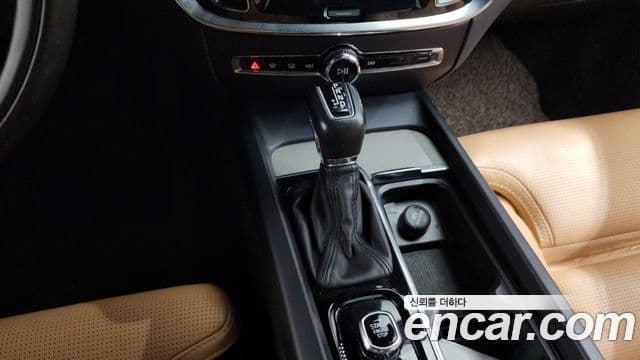Volvo V60 Cross Country 2020 — фото 9 из 20