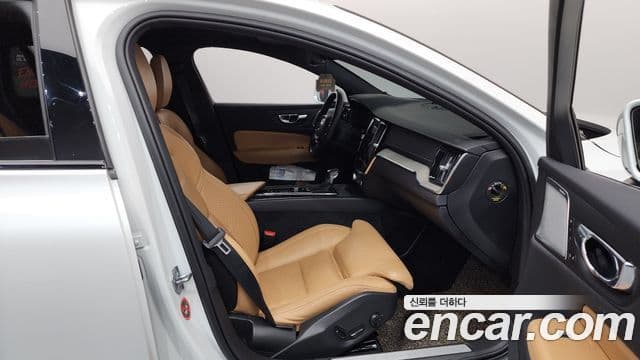 Volvo V60 Cross Country 2020 — ფოტო 11/20
