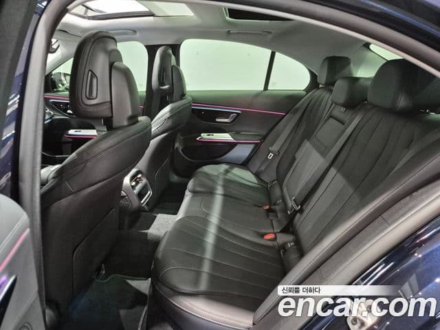Mercedes-Benz E-Class 2025 — фото 11 из 20
