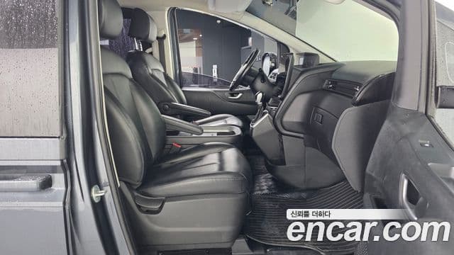 Hyundai Staria 2021 — фото 11 из 20