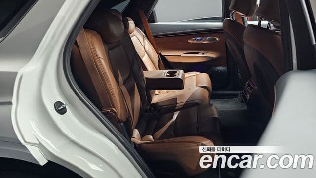Genesis GV70 2022 — фото 12 из 20