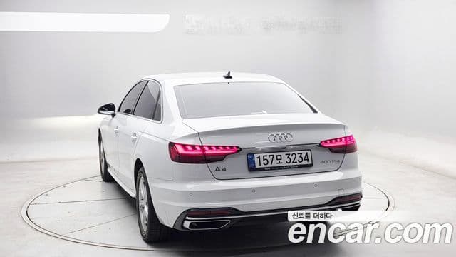 Audi A4 2021 — фото 1 из 20