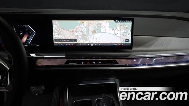 BMW 7 Series 2025 — Photo 2/20