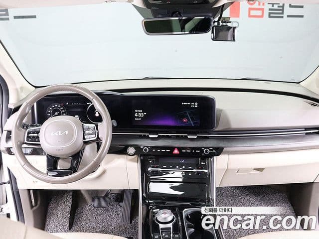Kia Carnival 2022 — фото 14 из 20