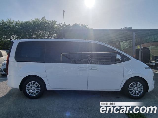 Hyundai Staria 2021 — фото 4 из 20