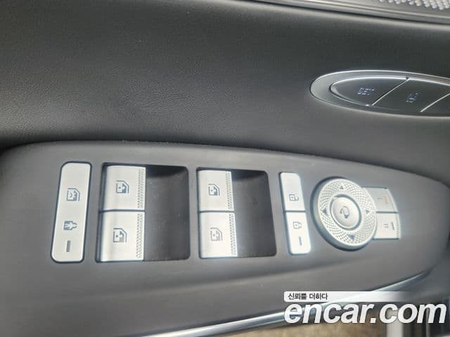 Genesis GV70 2024 — фото 16 из 20