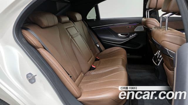 Mercedes-Benz S-Class 2019 — Photo 9/30