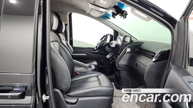 Hyundai Staria 2021 — Photo 2/32