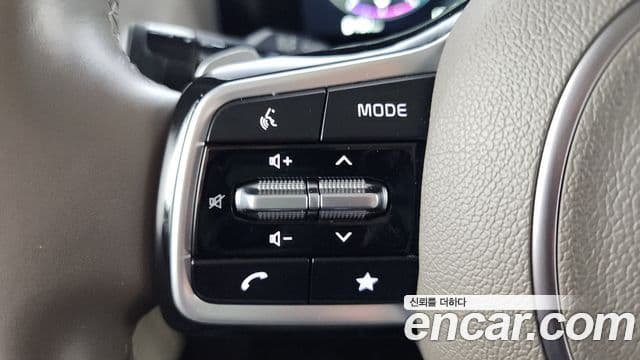 Kia Carnival 2021 — Фото 18/20