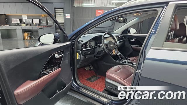 Kia Niro 2020 — фото 10 из 20